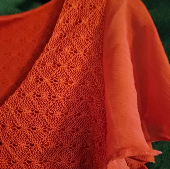 Women's Top - Picture 3 of 4